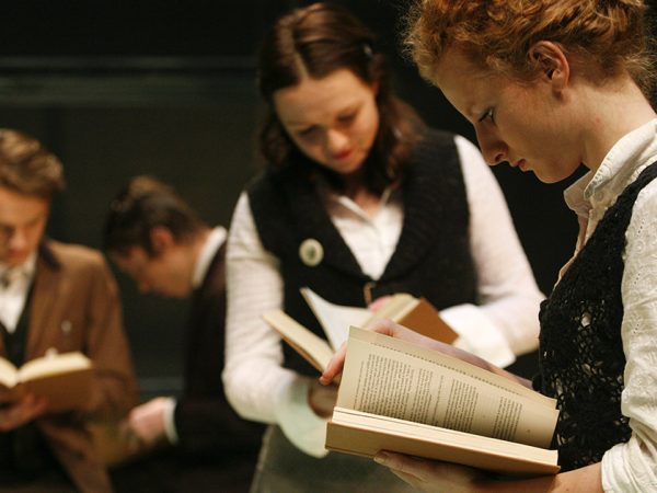 Van jonge mensen de dingen die nog komen